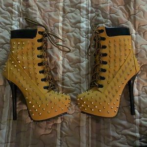 Woman’s boots